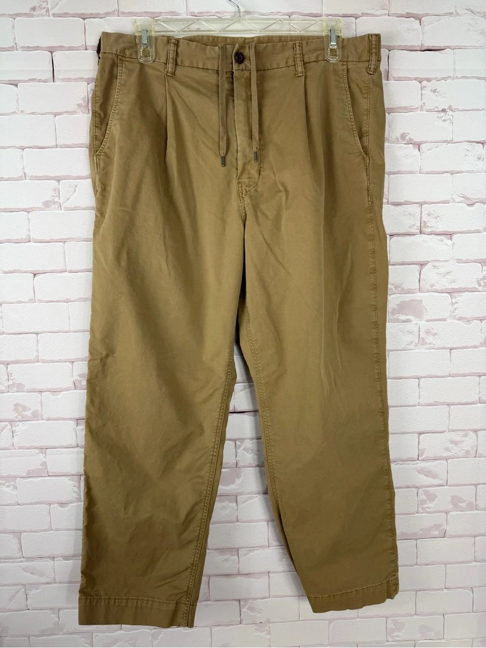 American Eagle Outfitters Men's Khaki Drawstring Chinos